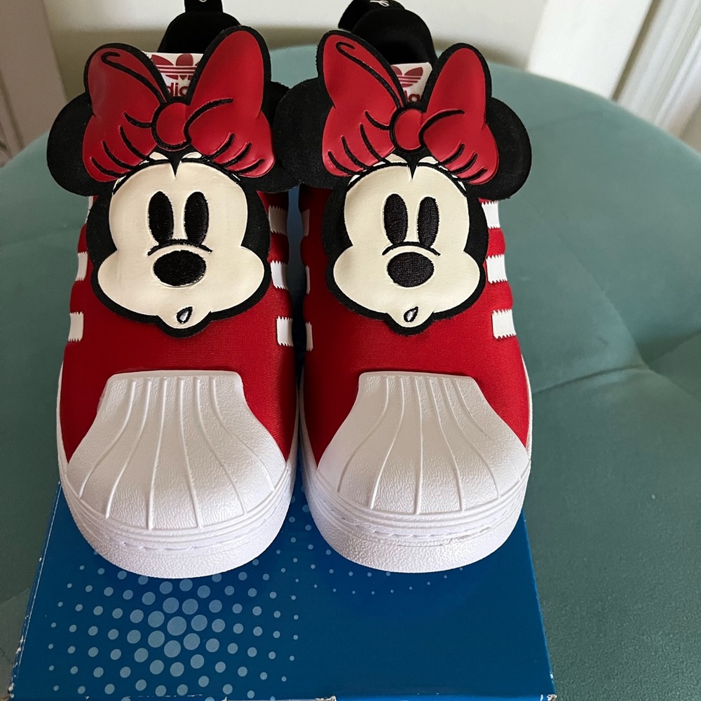 Minnie Mouse Adidas girls size 1